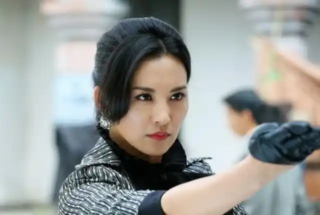 《青春烈火》莫小棋为爱痴狂 反遭心机男利用