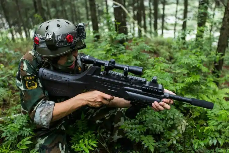 让荣耀与激情燃烧俊辉农场,火爆真人cs对抗赛!