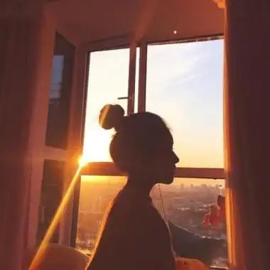 qq头像女生唯美朦胧高清好看的朦胧头像女图片