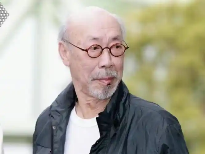 77岁的冯淬帆要晚节不保,为宣传新片竟大骂王晶,惹王晶发文回怼_电影