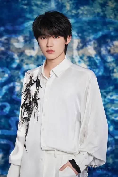 演艺事业影响学业?马嘉祺宋亚轩中戏课业缓考引发粉丝口水战