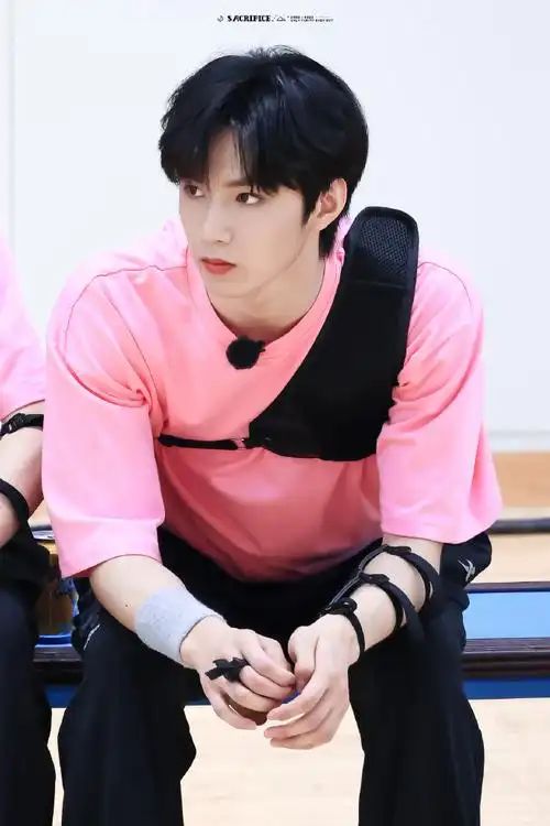 刘耀文超话20220720 tf家族运动会@时代少年团-刘耀文#刘耀文理肤泉