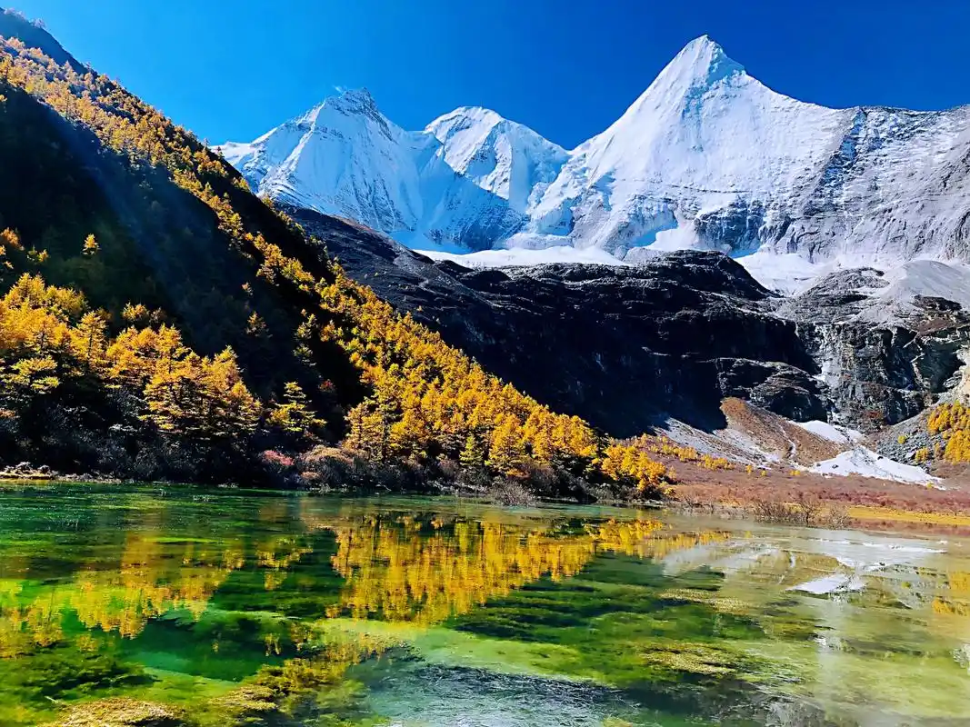 四川是我觉得中国自然景观最美的地方之一,和新疆和西藏一样美.