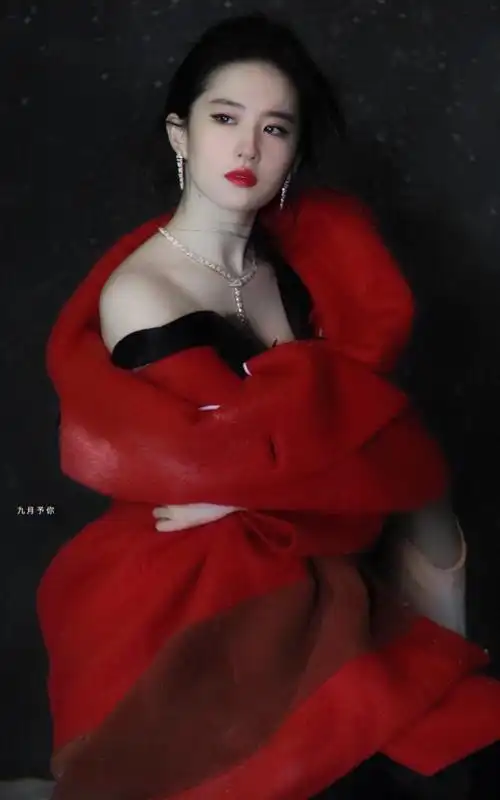 刘亦菲-红衣