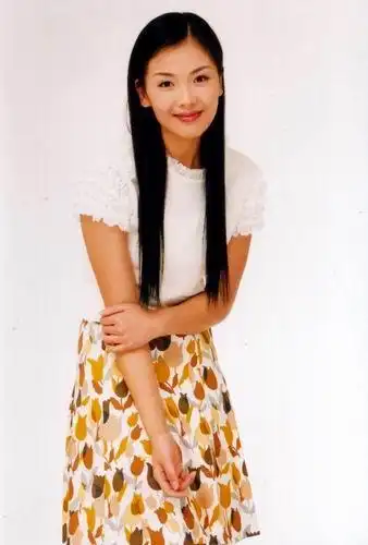 普通话,粤语,英语    表演经历    电视 《外来媳妇本地郎》,《欢乐