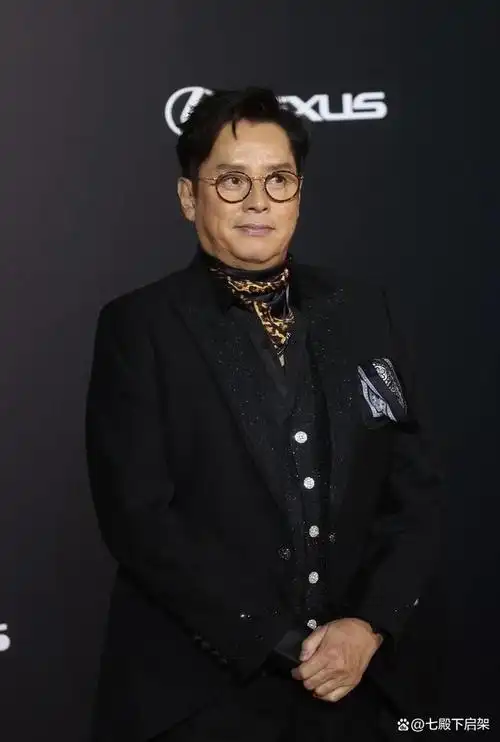 谭咏麟披荆斩棘拉呱闲侃骥伏枥志在千里烈士暮年壮心不已