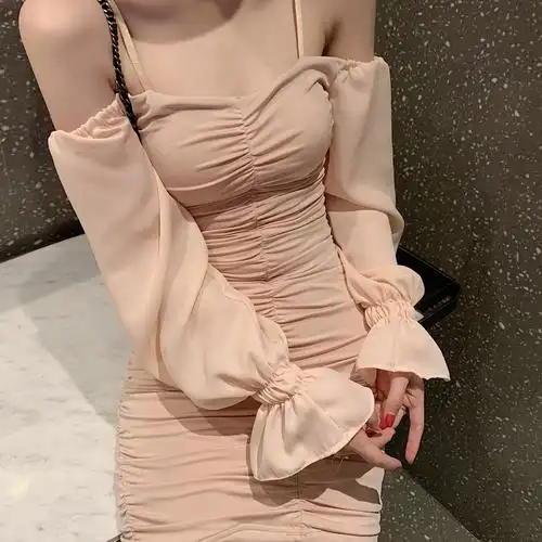 现一字肩褶皱抹胸裙礼服气质收腰显瘦包臀吊带连衣裙