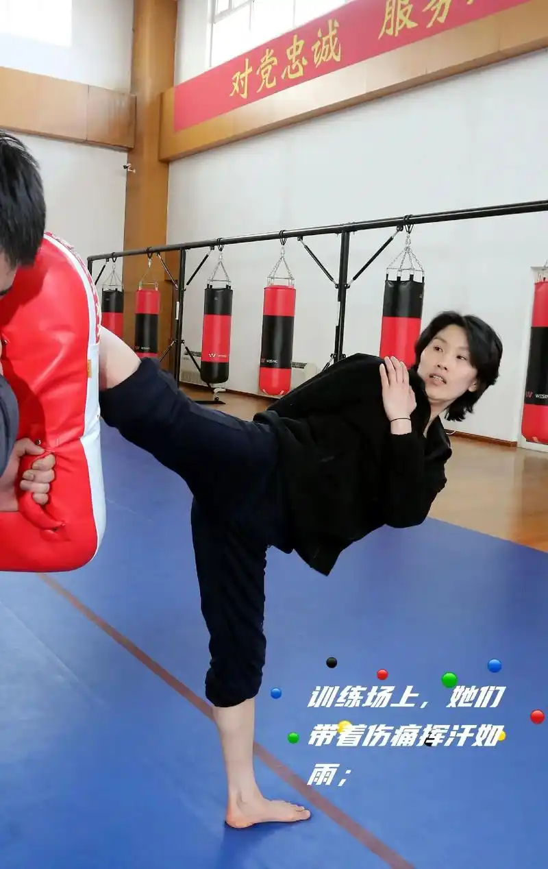 女特警 #飒爽英姿 天津市公安局特警总队神秘威武的女特警, - 兑趑