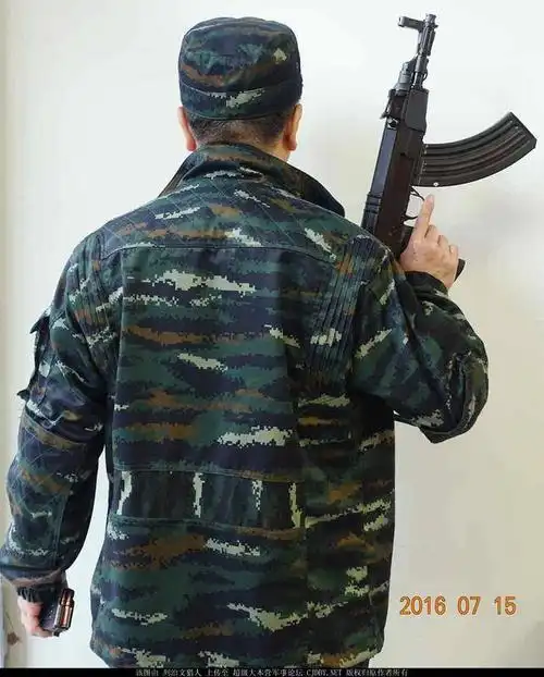 携微冲八一前试新款特战虎斑纹迷彩服〔数十图