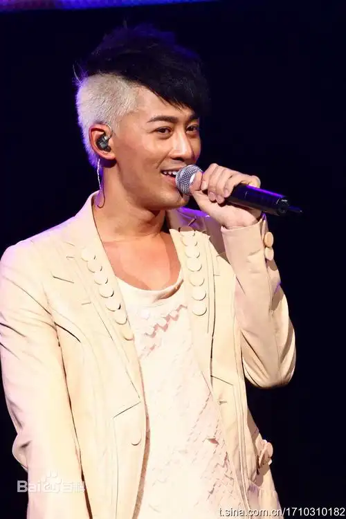 p>林峰,1979年12月8日生于福建厦门,中国香港影视男演员,流行乐歌手.