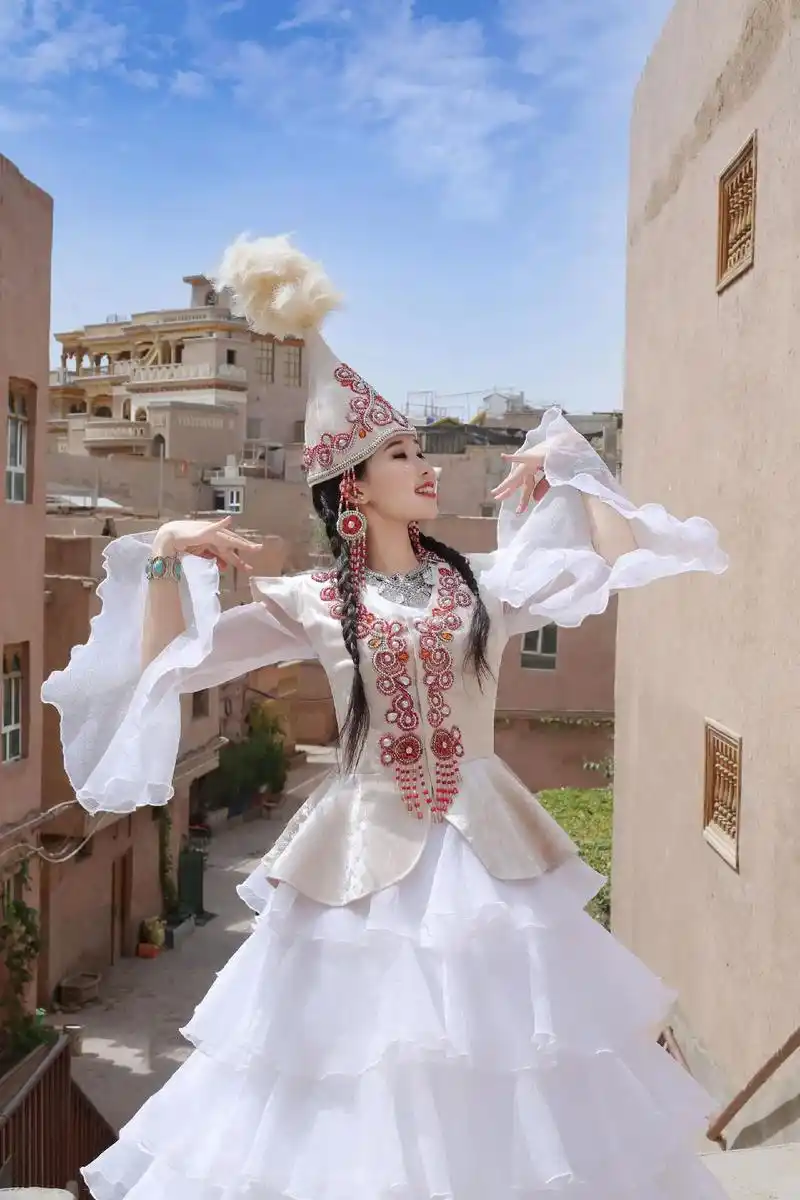 化妆 #化妆师的工作日常 哈萨克族少女写真你喜欢吗#写真约 - 抖音