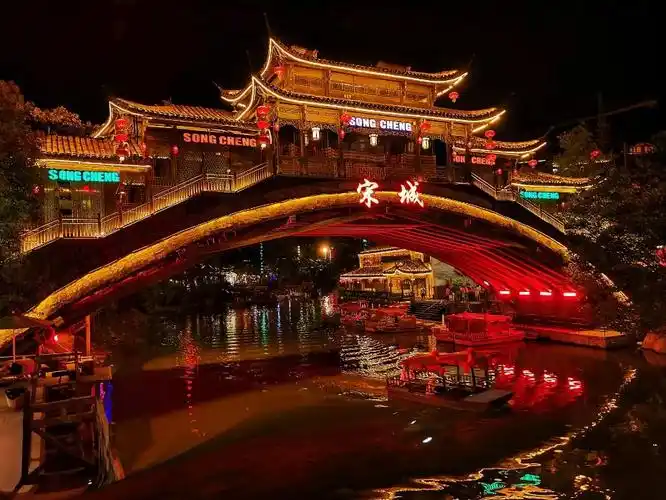 杭州宋城景区有婴儿车出租吗