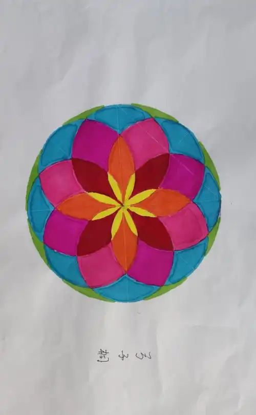 孩子们的作品——用圆设计美丽的图案(北京新学道代县双语学校 润德班