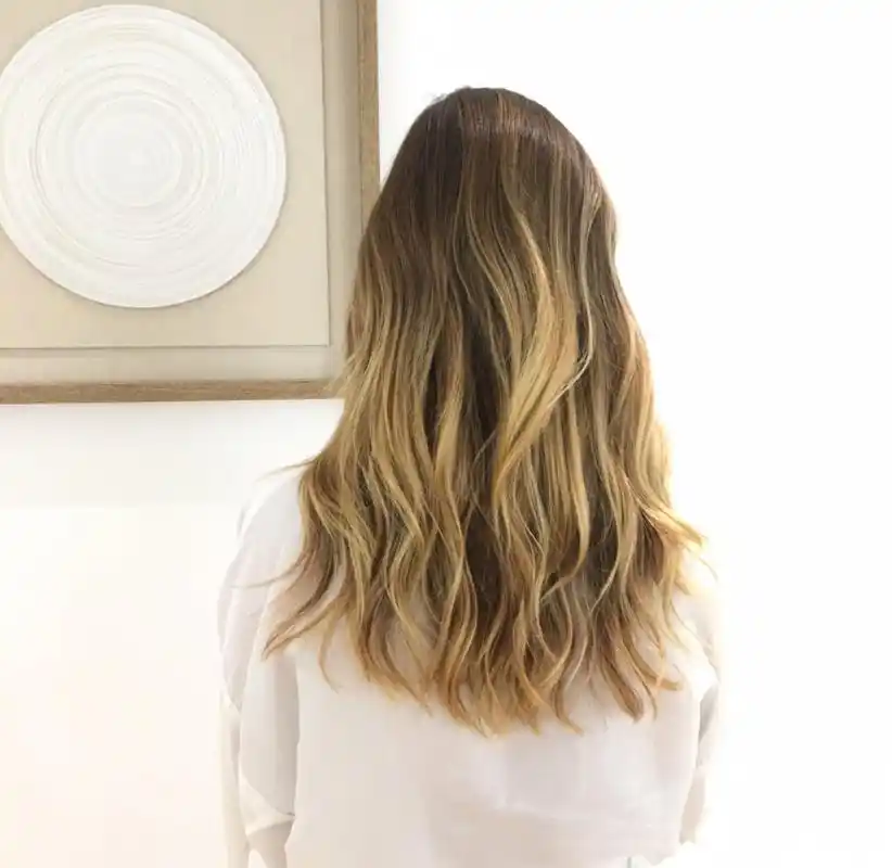 40岁女人染发,这四个颜色不要轻易试,显老还俗气,尤其是第四个