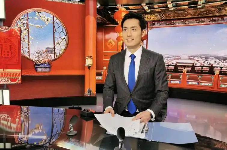 央视新闻主播刘阳直播健身炒菜妻子身份曝光原来也是一个单位的同事