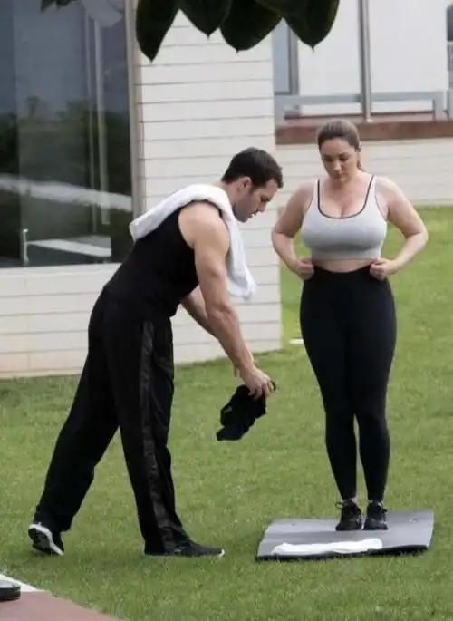 发福"不失美丽,超模材恋爱健身两不误