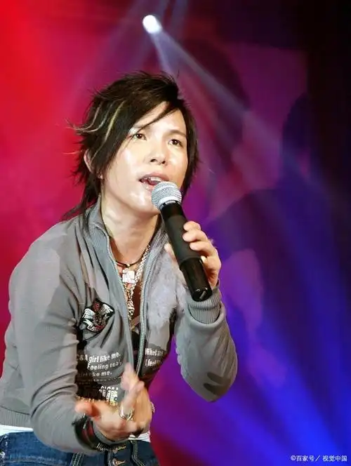 潘美辰近况:与香港女星陈雅伦同居2年,如今 54岁仍单身