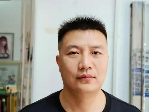 男人过了30岁别总剪锅盖头了,看看这5种,时尚有型真帅气