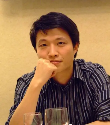 专家团"阵容豪华    著名"老娘舅",相伴到黎明主持人黄飞珏(西窗烛下)