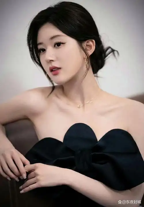 肖战和赵露思今日两个人都有好消息那就是他们手里的待播剧《梦中的那