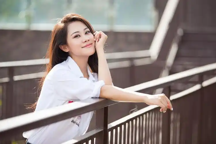 梦然原创单曲我以为mv发布唯美风格追忆似水流年