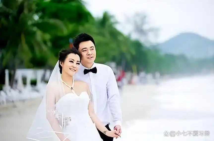 郝蕾与刘烨离婚后,独自一人养育双胞胎儿子,离婚后现状如何?