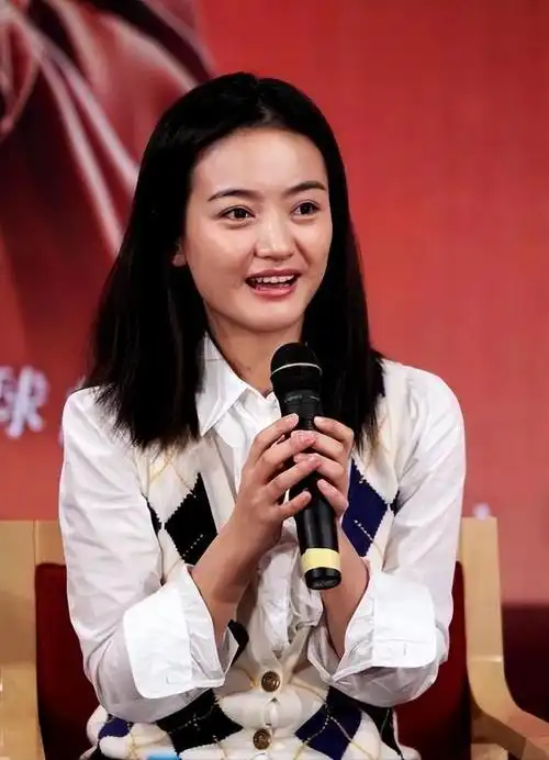 她是"最低调"的女演员从不炒作,丈夫是亿万富翁,与胡歌是同学