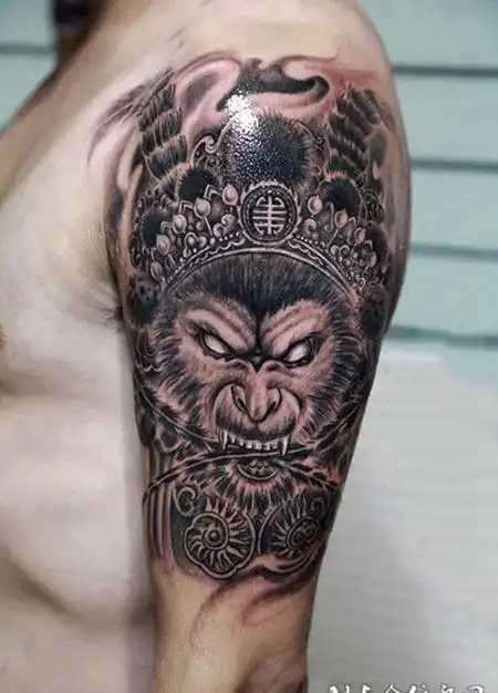 手臂霸气斗战胜佛纹身图案