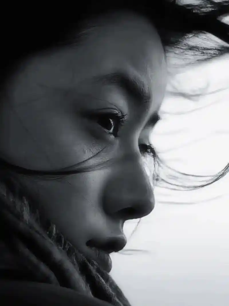 一朝相逢百日思壁纸照片.这个女生侧脸壁纸最近很火,自取哟#一 - 抖音