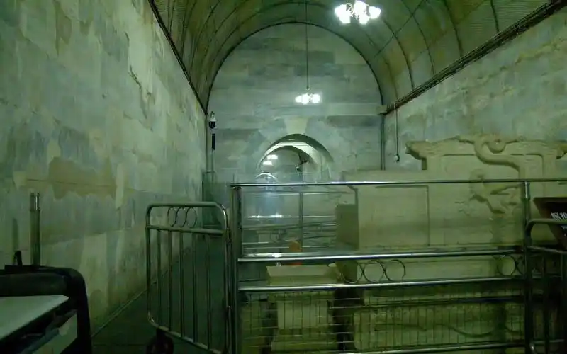 明朝万历皇帝朱翊钧的地下墓穴(十三陵定陵景区)