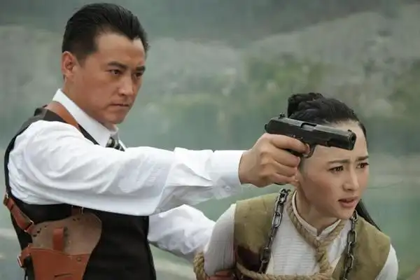 更多铁血尖刀剧照