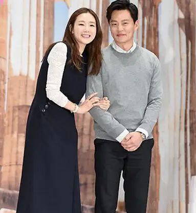 【图】花样爷爷韩国崔智友李瑞镇私下常联系 关系暧昧再升级