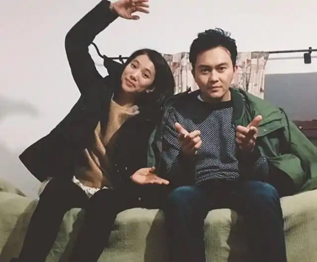 看了张智霖年轻时青涩旧照,才知道他为何能迷倒港姐袁咏仪!