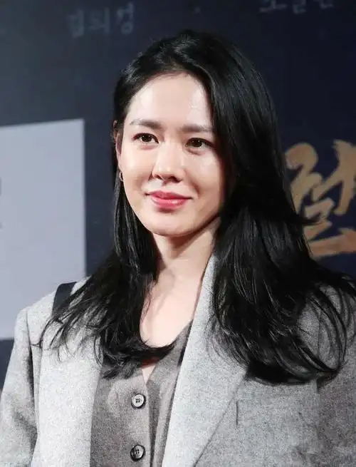 孙艺珍拥有月牙眼笑起来超级甜的韩国女演员