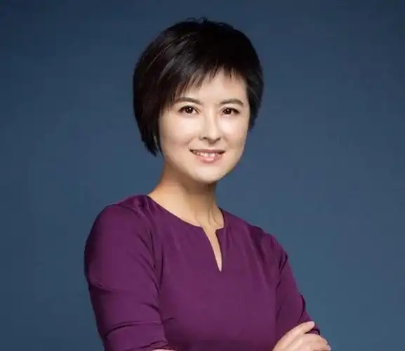 张泉灵因疑似肺癌离开央视,6年后身家过亿,老公近七旬儿子16岁