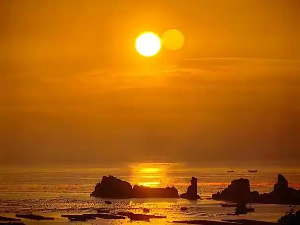 林台长最后不无感慨地说:"昨天中心开会确定作些日出日落视频文稿蹭