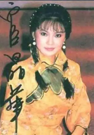 官晶华年轻时肤白貌美魅力足?难怪郑少秋放弃肥肥娶她