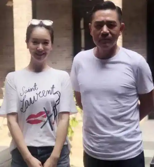 原创左小青离婚女神也老了她当年为何要嫁给大她20岁的男人