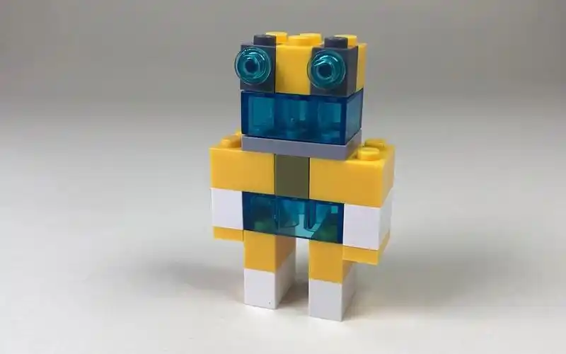 乐高积木怪异角色蓝色机器人搭建步骤动画