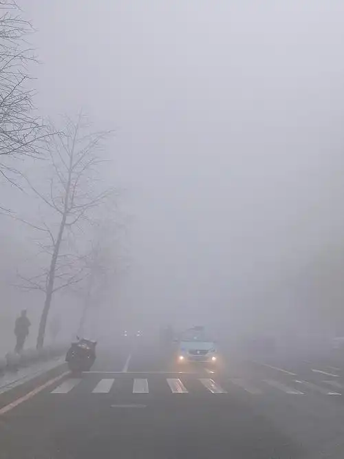 这种大雾弥漫的场景该怎么浪漫地描述啊