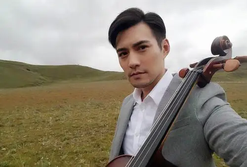 严屹宽个人资料简介曝光 颜值演技双在线难怪获奖无数_尚之潮