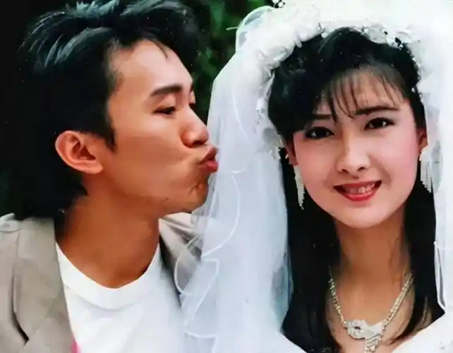 在《伦文叙老点柳先开》中,周慧敏饰演的才女程晴,是郭富城和张卫健