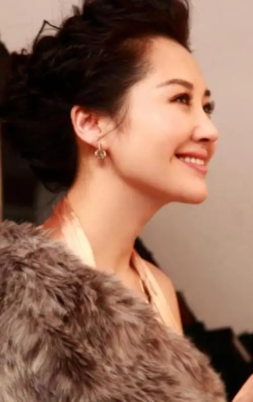 许晴惊艳气质写真,这颜值,谁人不爱