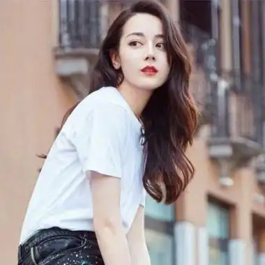 迪丽热巴照片最美头像 高清好看的迪丽热巴最美照头像