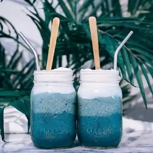 沁人心脾的蓝色唯美冰淇淋图片,水果美食-可爱美图