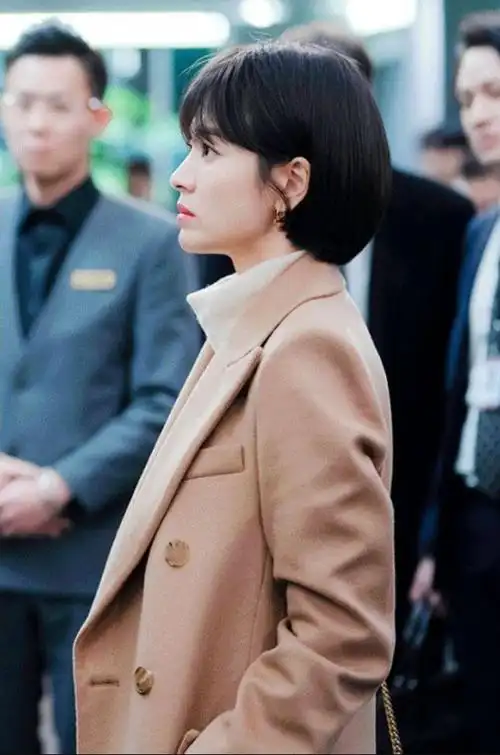 宋慧乔带火了"挂耳短发"发型,洋气减龄显脸小,很四五十岁女人