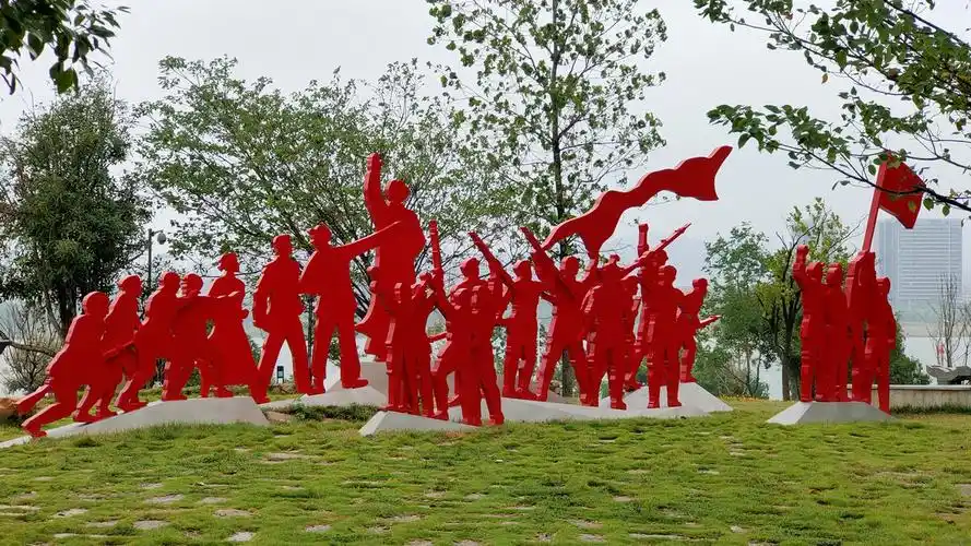 红色剪影雕塑浑身是胆首次用兵