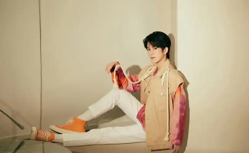 朱赞锦活力四射帅气图片写真