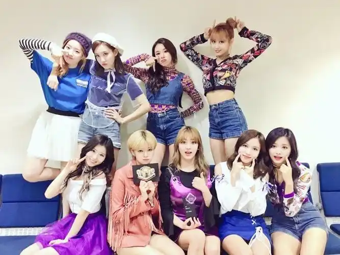 11月份twice全面回归,九人完全体即将亮相《认识哥哥》