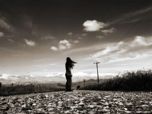 因你的思念灰色调伤感图片,忧伤意境的情感图片